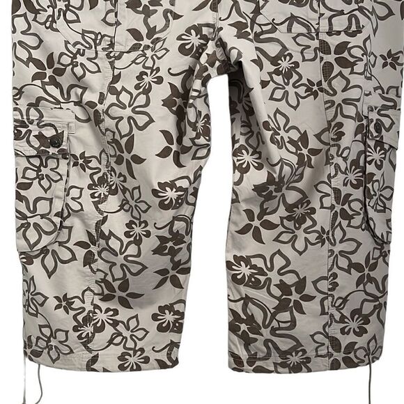 Roots Cotton Flower Print Cargo Shorts Size 14 - Picture 13 of 14
